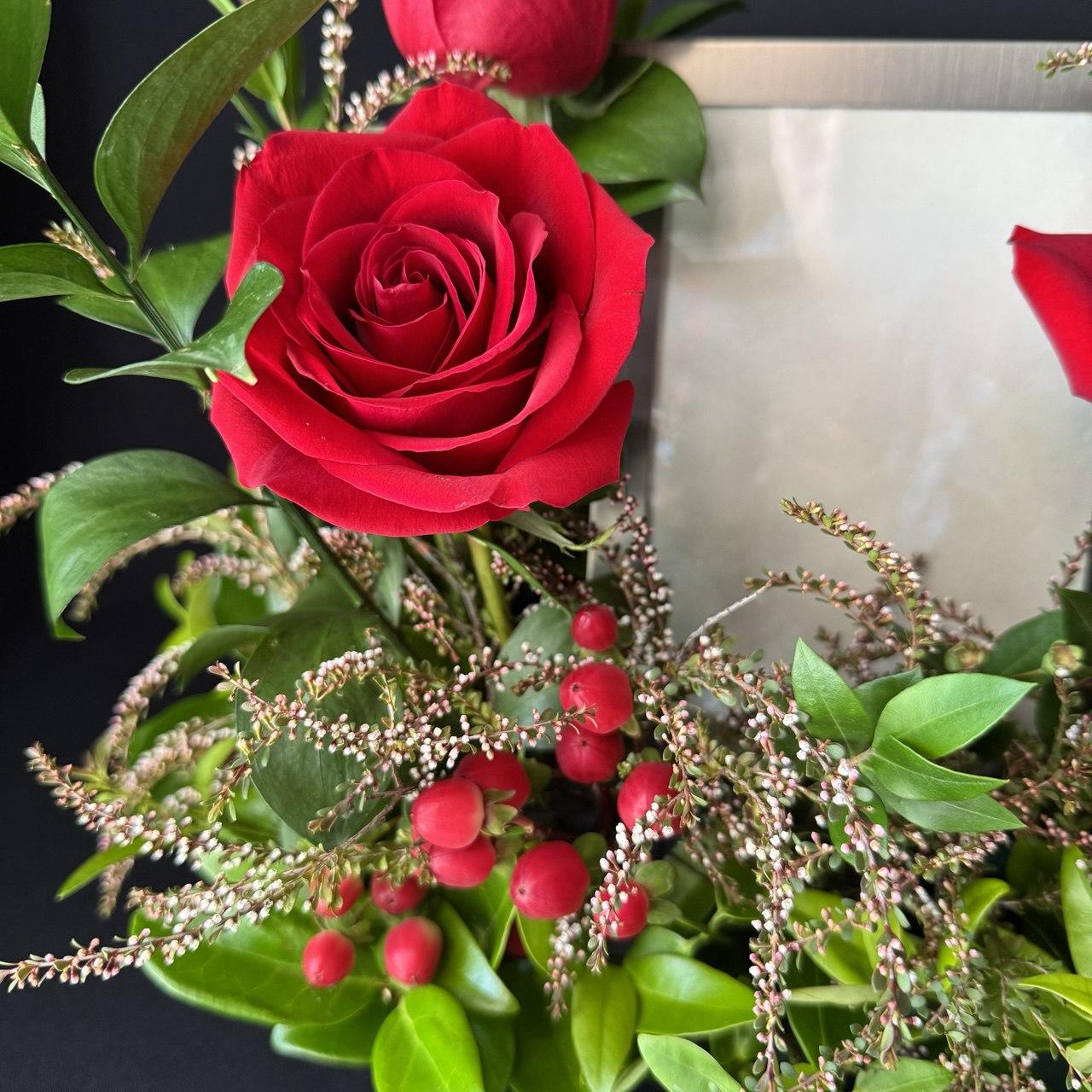 Standing Photo Tribute made of Roses and Berries - image 2