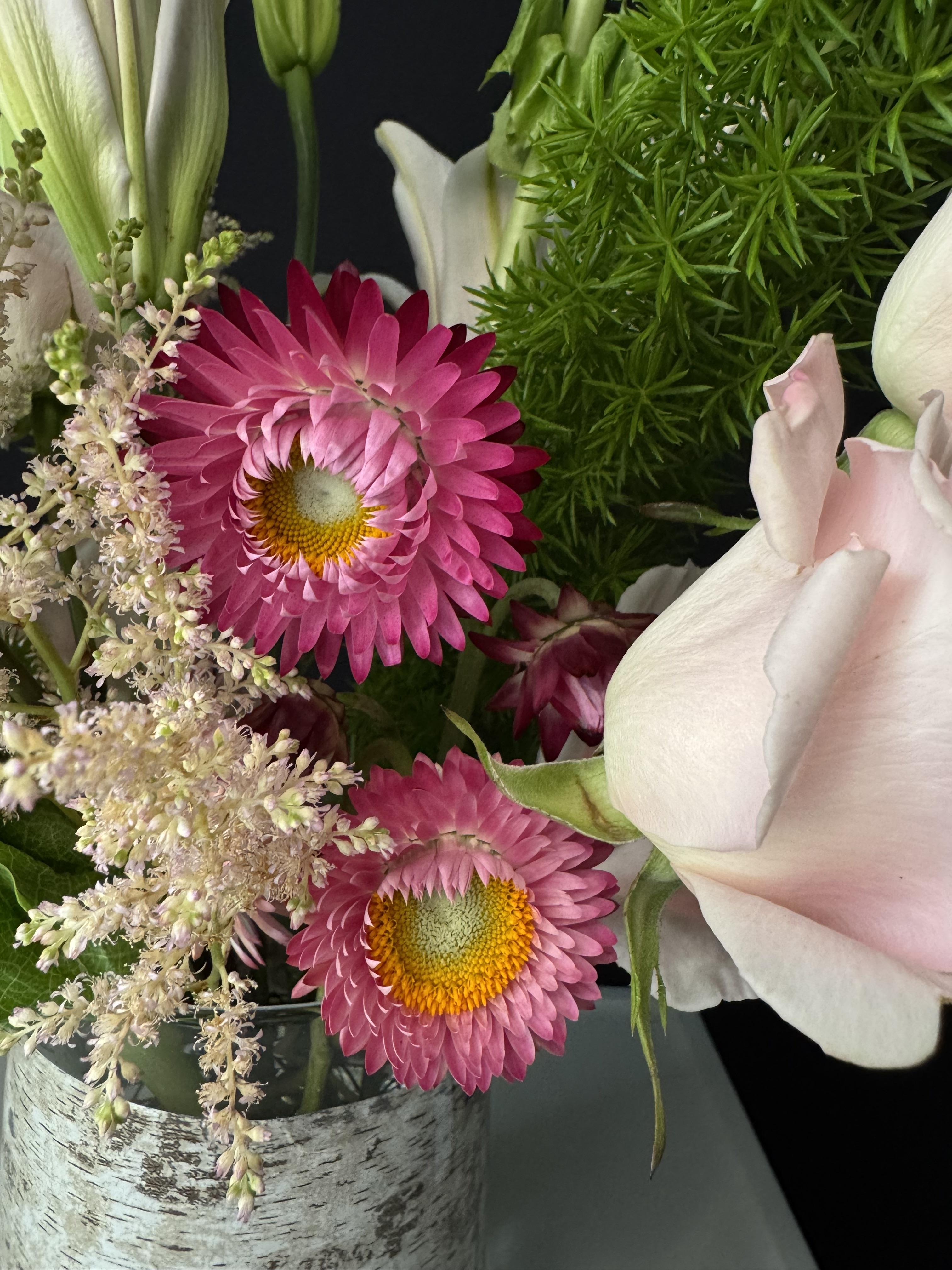 Stargazer Lily Elegance - image 3