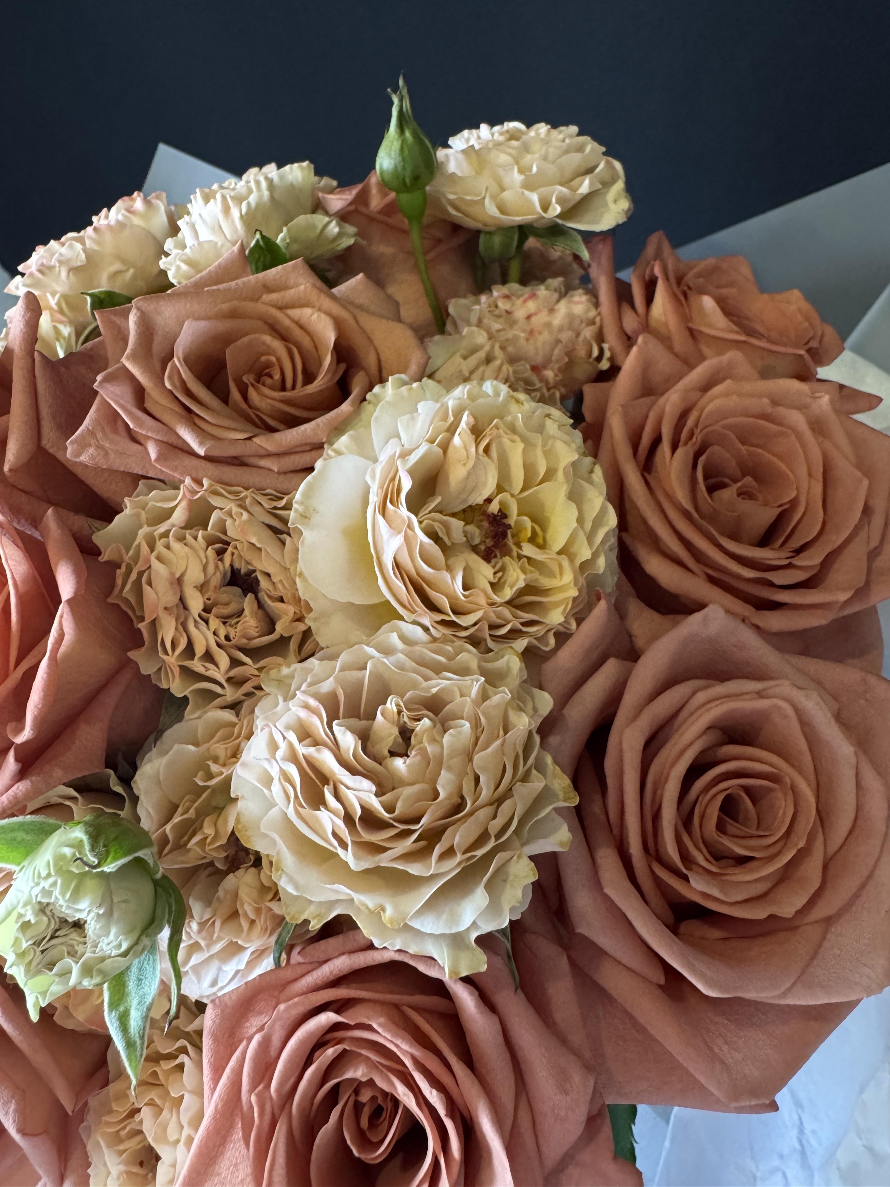Classic Peach Roses - image 3