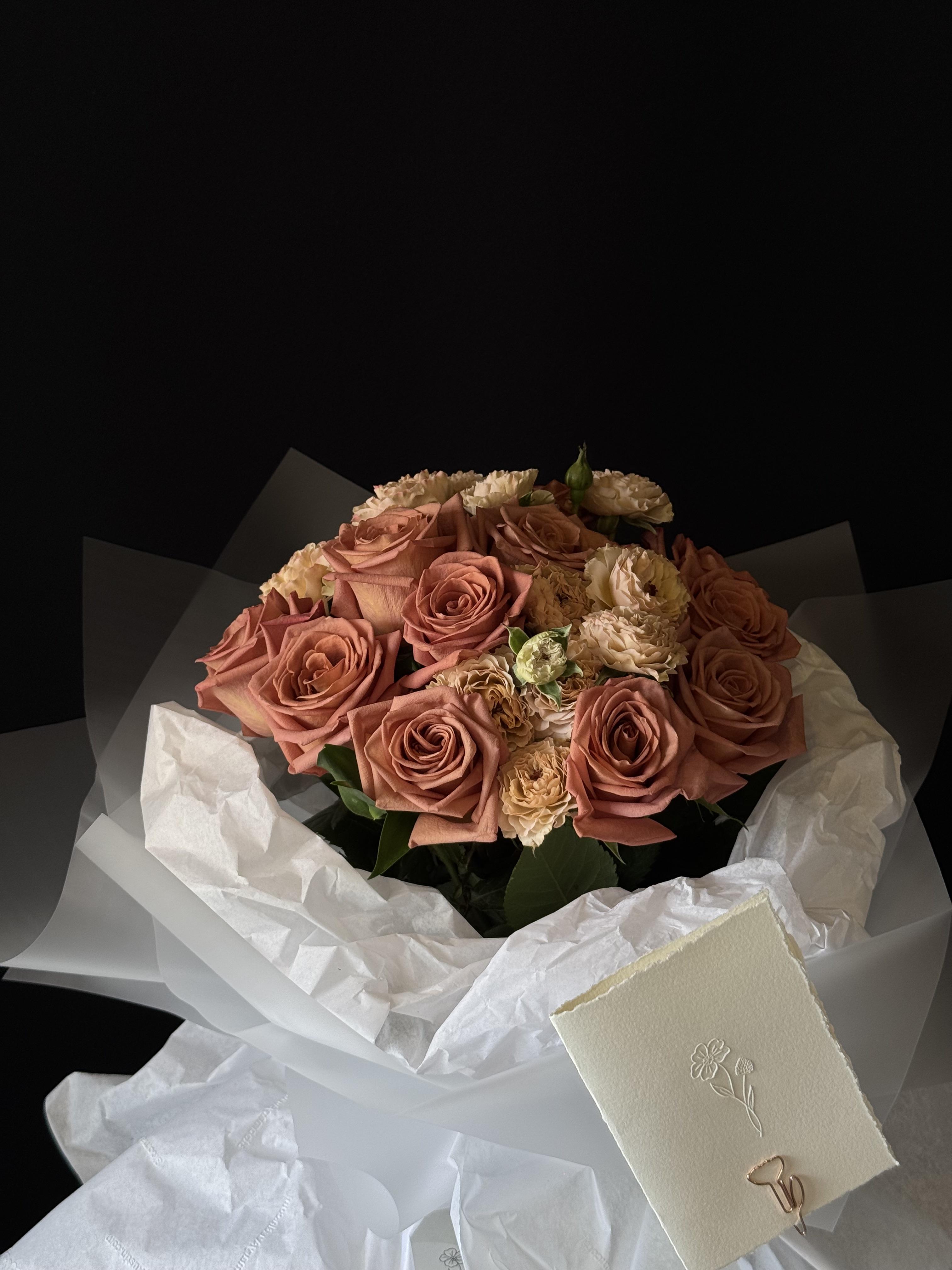 Classic Peach Roses - image 4